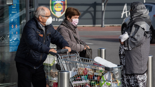 Odgovor Varuha človekovih pravic RS - neprimernost ukrepa omejevanje časa nakupovanja za starejše